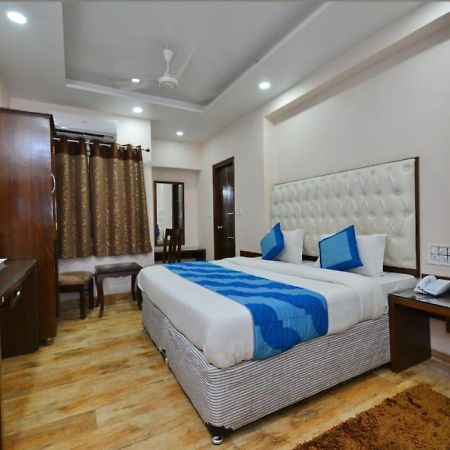 Hotel I Stay & Revels Near New Delhi Railway Station- By Ap Singh Hotels Екстериор снимка