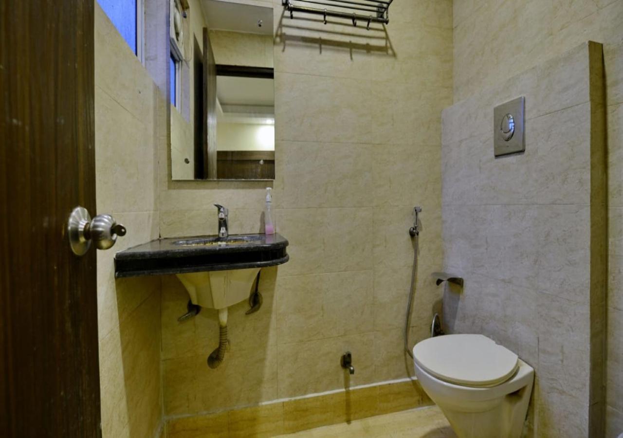 Hotel I Stay & Revels Near New Delhi Railway Station- By Ap Singh Hotels Екстериор снимка