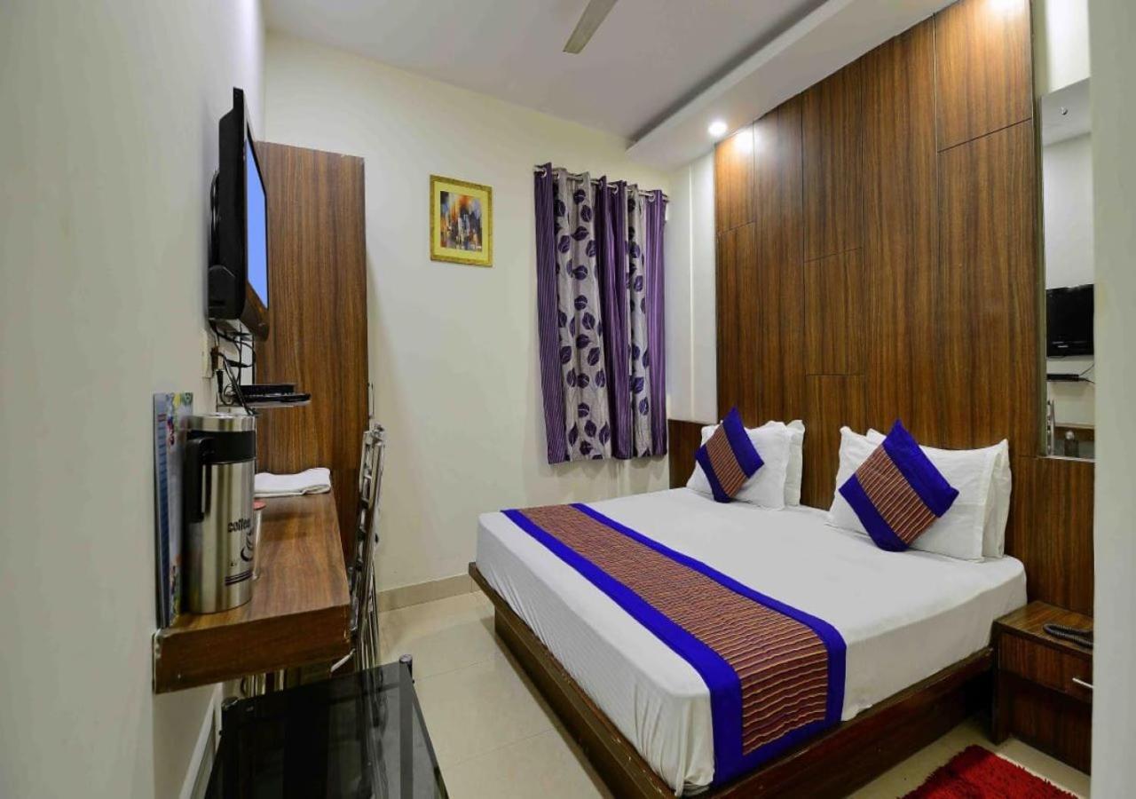 Hotel I Stay & Revels Near New Delhi Railway Station- By Ap Singh Hotels Екстериор снимка
