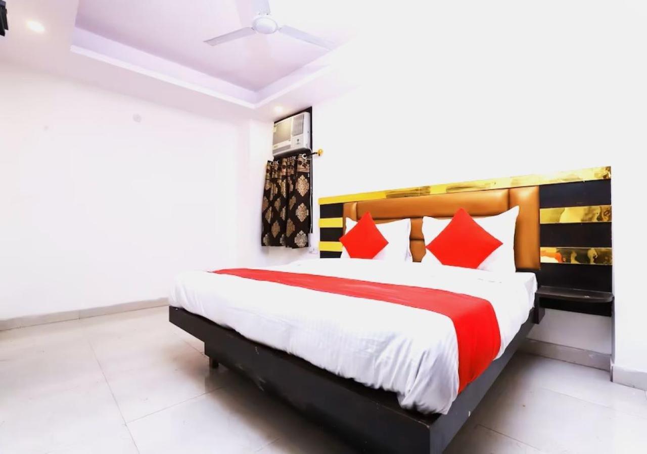 Hotel I Stay & Revels Near New Delhi Railway Station- By Ap Singh Hotels Екстериор снимка