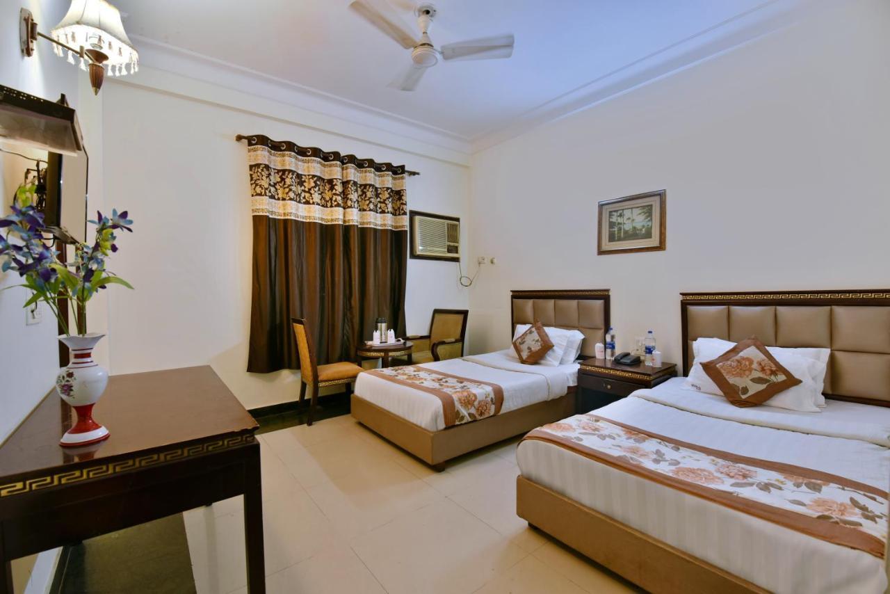 Hotel I Stay & Revels Near New Delhi Railway Station- By Ap Singh Hotels Екстериор снимка