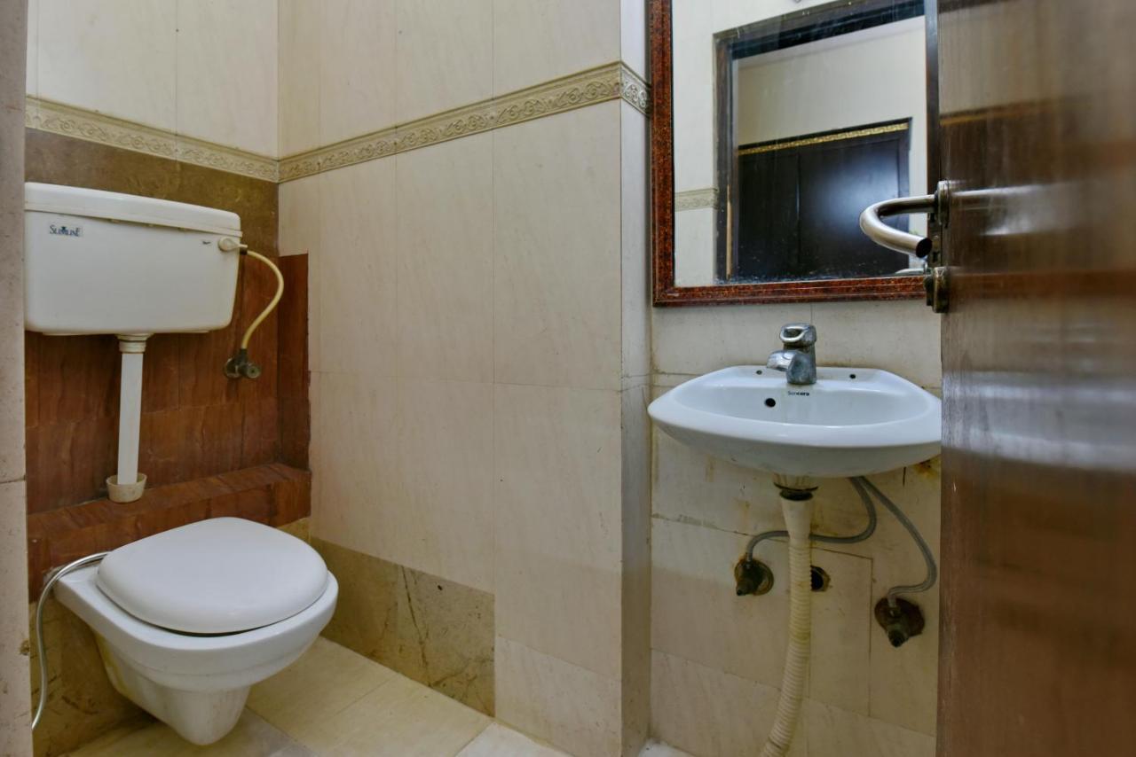 Hotel I Stay & Revels Near New Delhi Railway Station- By Ap Singh Hotels Екстериор снимка