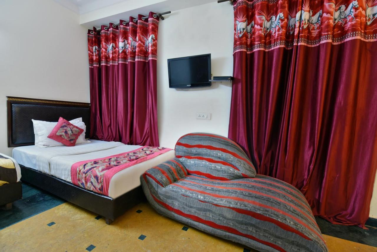 Hotel I Stay & Revels Near New Delhi Railway Station- By Ap Singh Hotels Екстериор снимка
