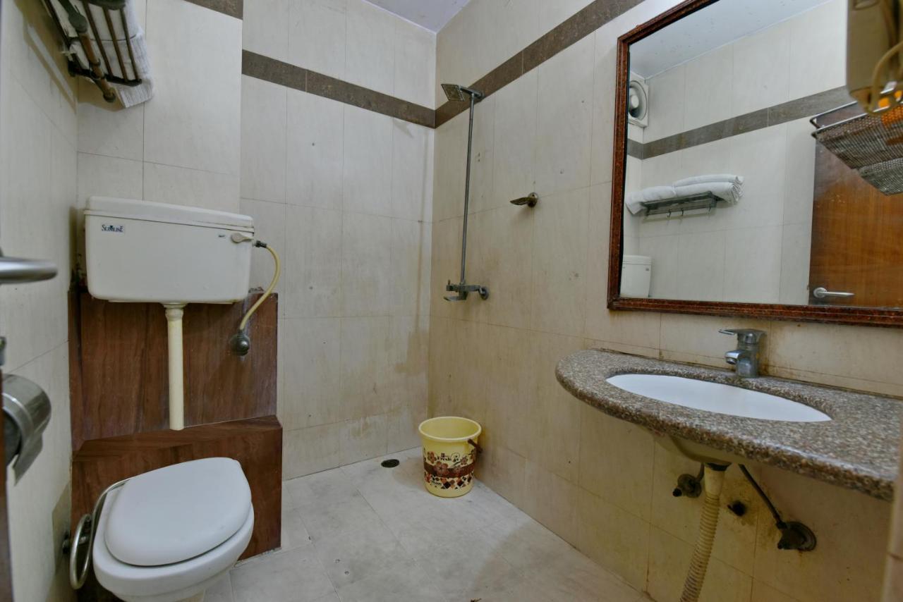 Hotel I Stay & Revels Near New Delhi Railway Station- By Ap Singh Hotels Екстериор снимка