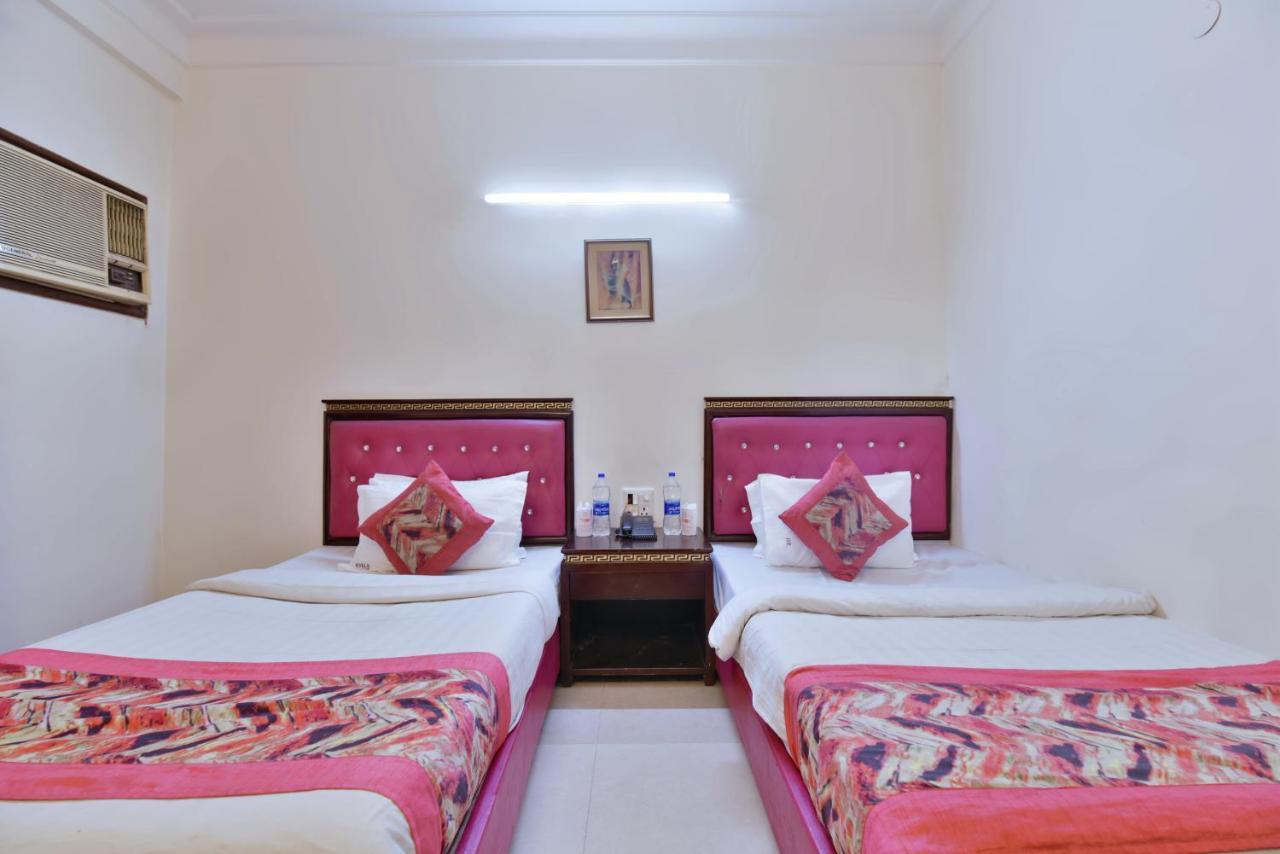 Hotel I Stay & Revels Near New Delhi Railway Station- By Ap Singh Hotels Екстериор снимка