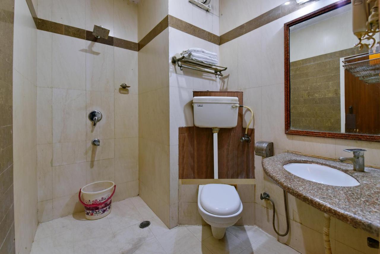 Hotel I Stay & Revels Near New Delhi Railway Station- By Ap Singh Hotels Екстериор снимка